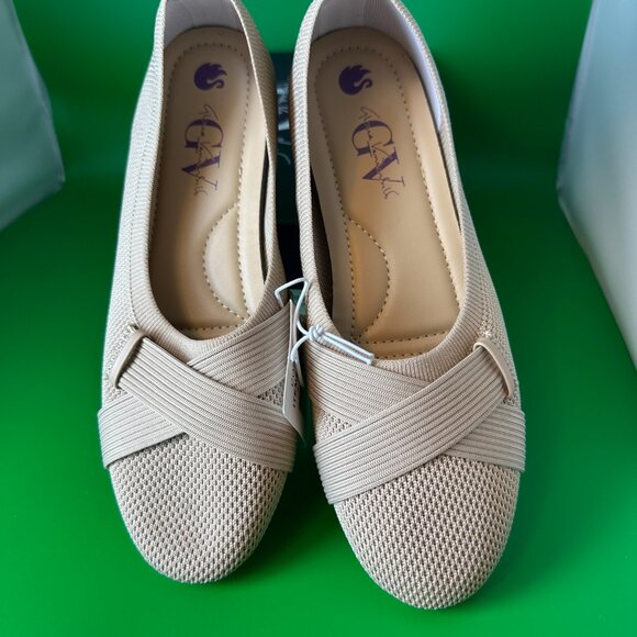 GLORIA VANDERBILT SIZE 9/ DEBBIE/ NATURAL/FLATS LOAFER/ NEW WOMEN'S SHOES - Picture 4 of 10